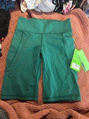 High-Rise Green Bike Shorts with Side Pockets